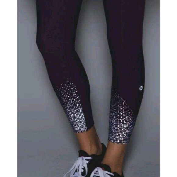 EXC Lululemon Tight Stuff Tight Deep Zinfandel Purple Reflective Scalloped 6 - Picture 1 of 7